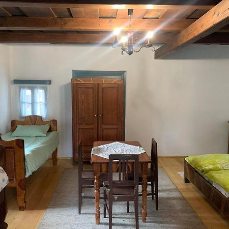 Biro Vendeghaz Hotel Sarateni Luaran gambar
