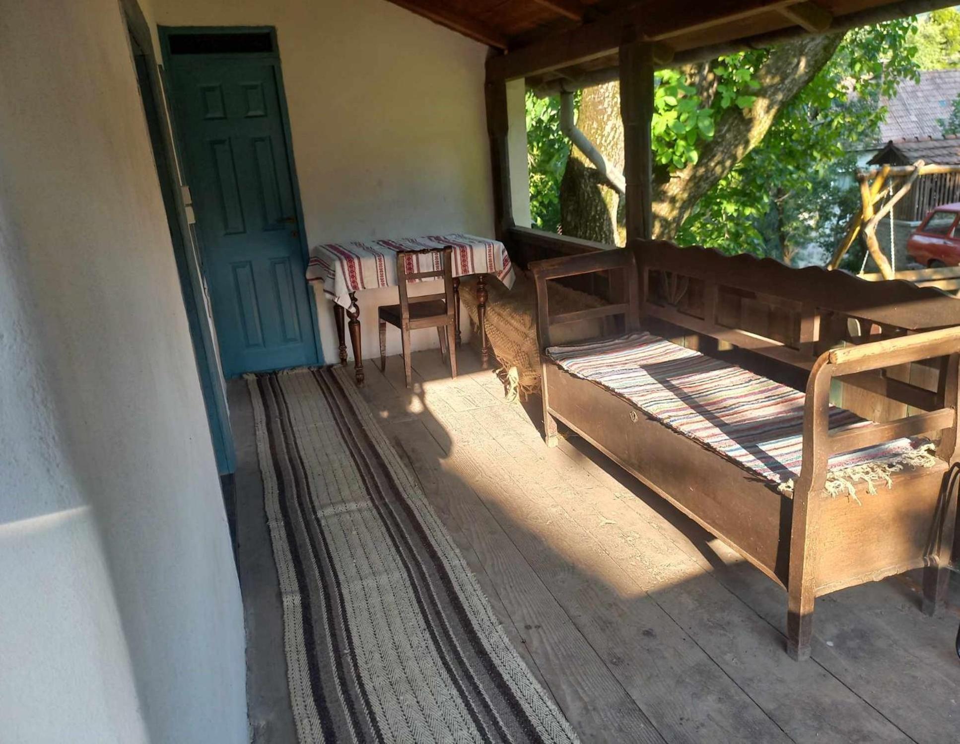 Biro Vendeghaz Hotel Sarateni Luaran gambar